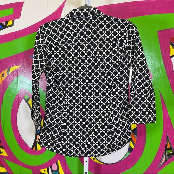 Nautica, Button Down Blouse, Size Small. Wrinkle Resistant. New condition! - Picture 5 of 5